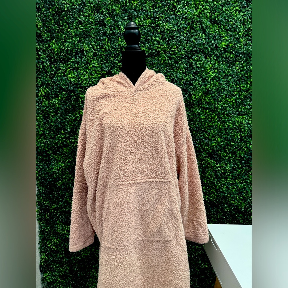 pink sherpa hoodie/blanket